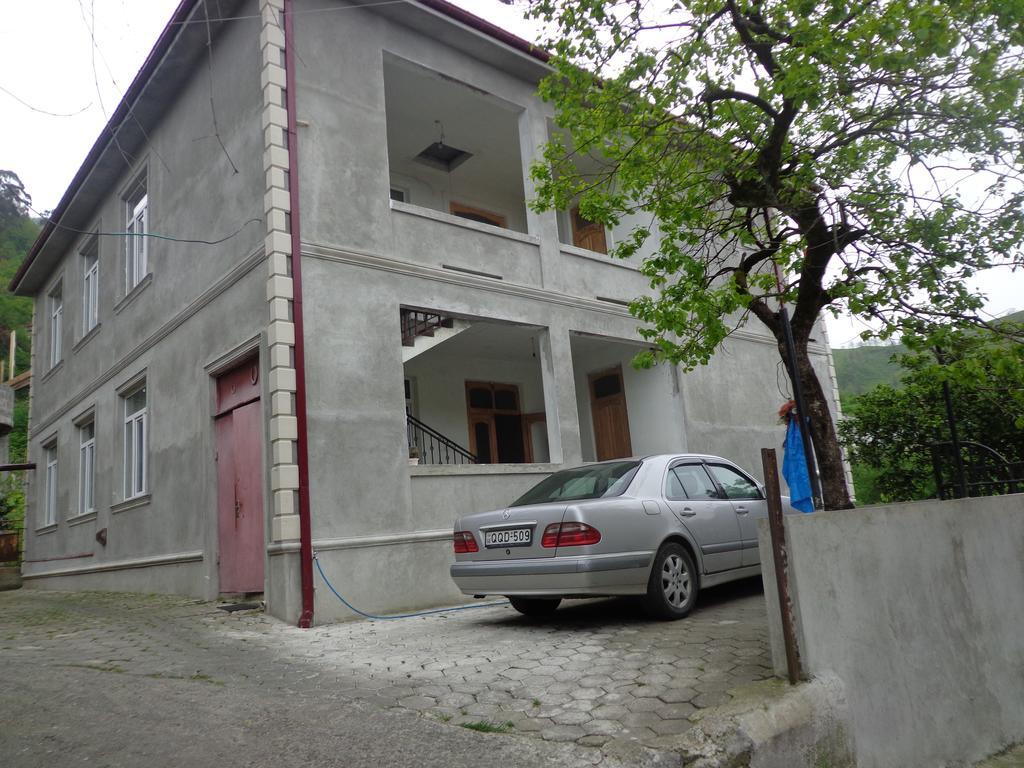 Guest House In Sarpi Luaran gambar