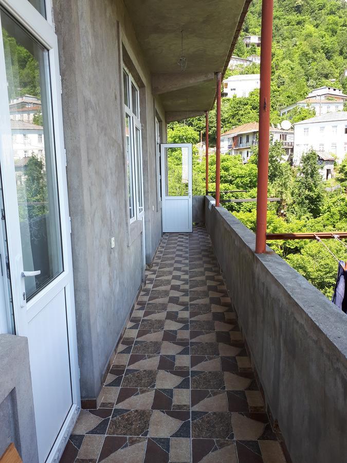 Guest House In Sarpi Luaran gambar