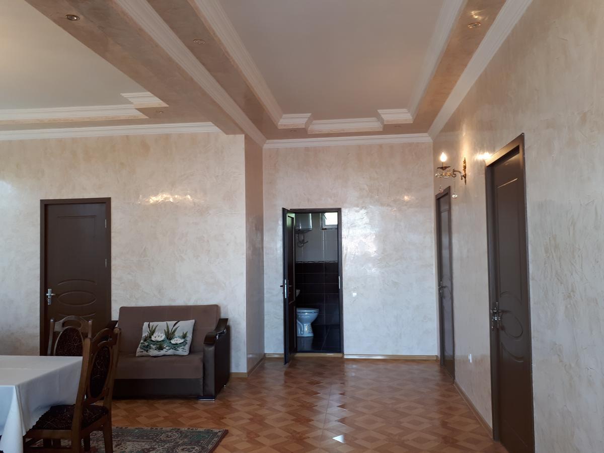Guest House In Sarpi Luaran gambar